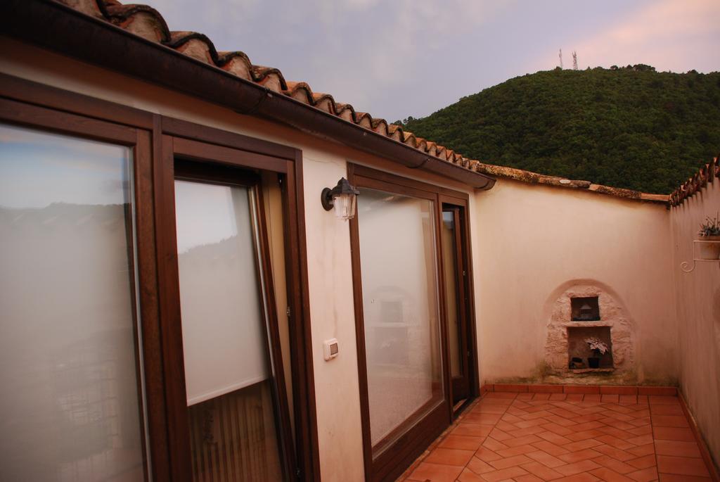Il Paradiso Nel Borgo 아로네 외부 사진